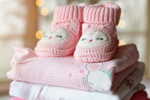 Read more about the article Vauvan vaatteet kestoilijalle – 5 tapaa vaatettaa vaippapylly